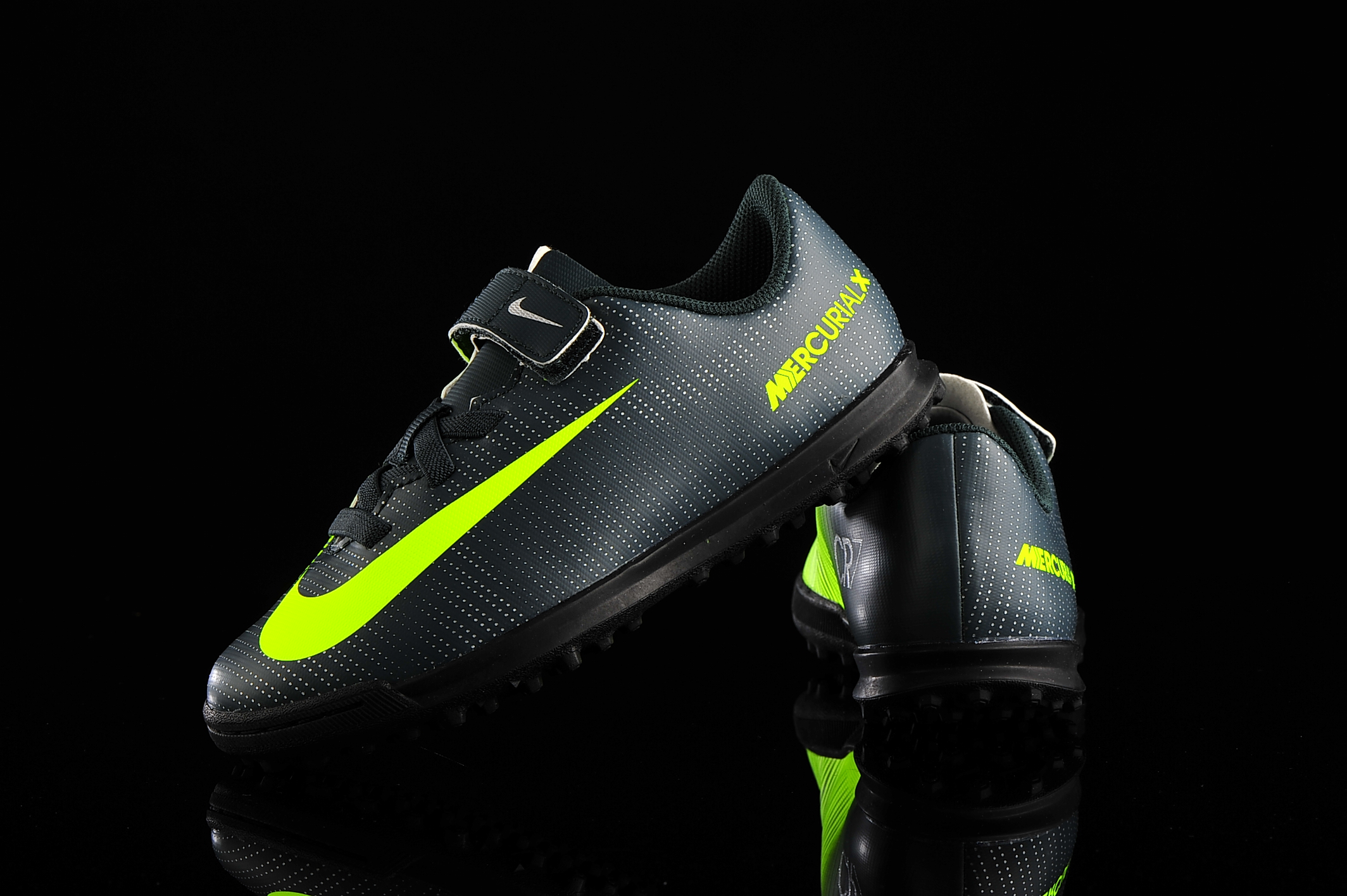 cr7 boots 216
