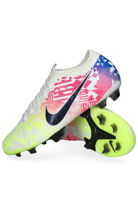 Neymar Football Shoes. Nike SK