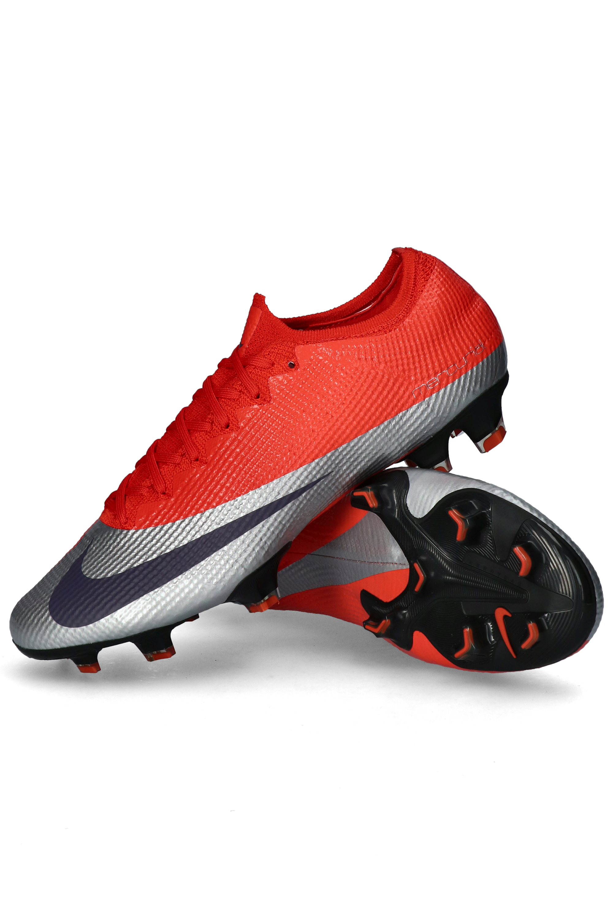 Nike Mercurial Vapor 13 Academy MG Football shoes.