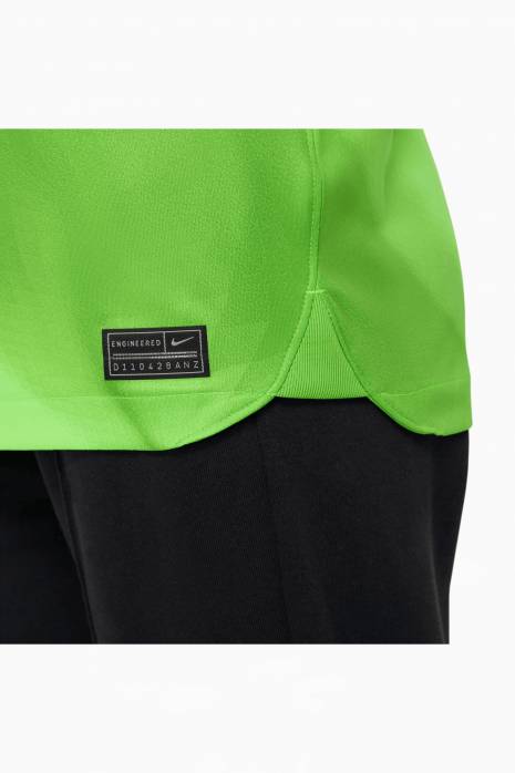FC Barcelona Nike ライムグリーンシャツ Buy Nike Men Flourescent Green Printed Breathe FC Barcelona DRI