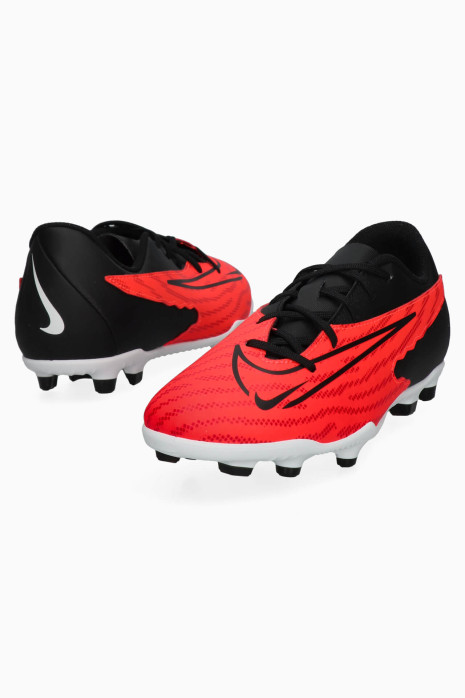 Nike Soccer phantom venom astro turf boots in red