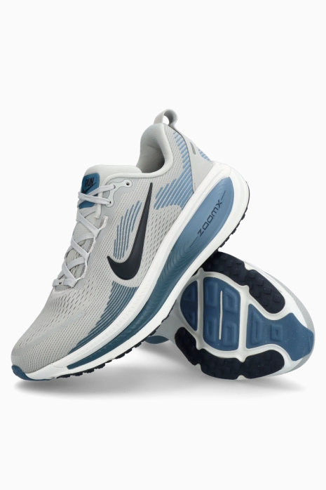 Schuhe Nike Vomero 18 - Grau