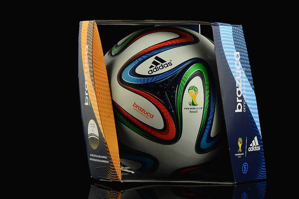 Piłka adidas Brazuca OMB G73617, Buty piłkarskie, sprzęt i akcesoria