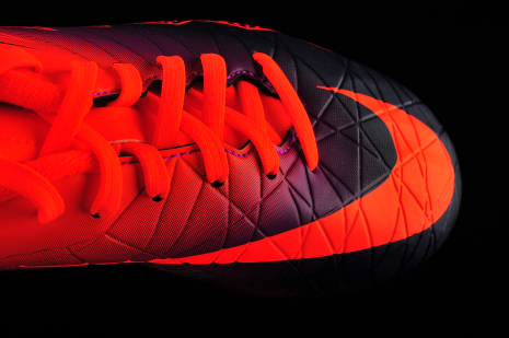 Nike hypervenom deals red and black