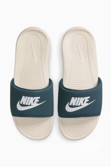 Σαγιονάρες Nike Victori One - άσπρο