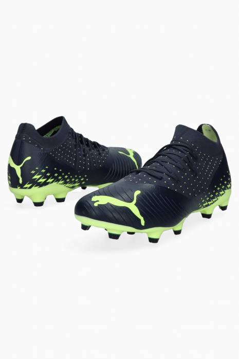 Puma moulded store football boots