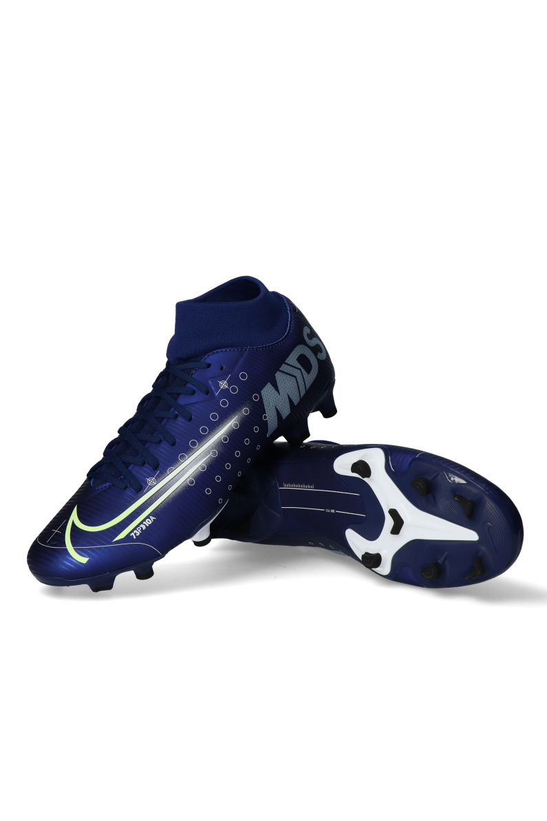 Nike CR7 Superfly 6 Academy MG Unisex Soccer Cleat.