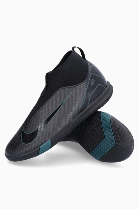 Nike mercurial futsal black hotsell