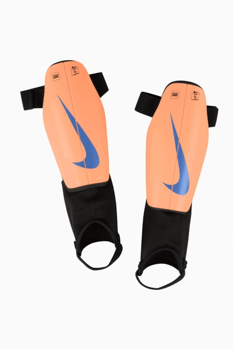 Футбольні щитки Nike Charge Junior - помаранчевий