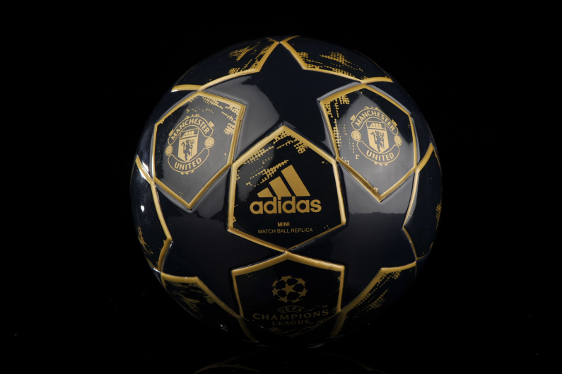 adidas manchester united soccer ball