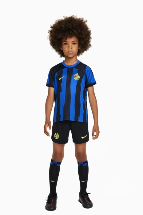 Şort ve tişört takımı Nike Inter Milan 23/24 İç saha küçük çocuklar