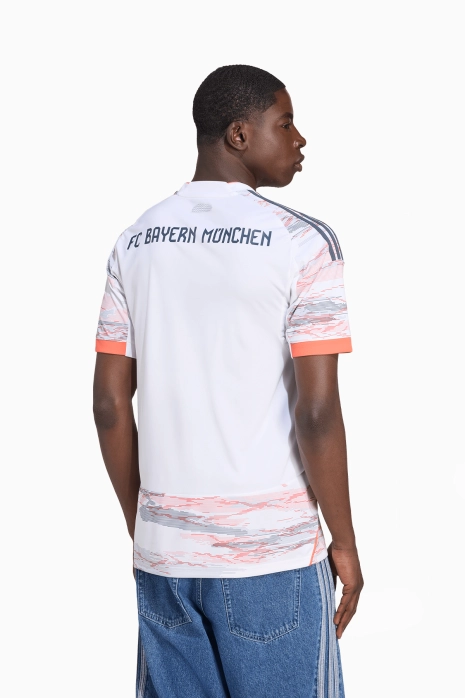 Tricou adidas FC Bayern 25/26 Away Replica - Alb | Magazin de