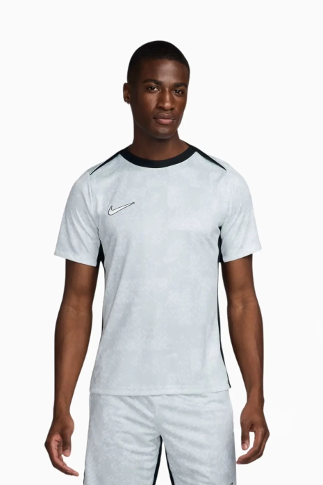 Nike muscle fit shirt deals