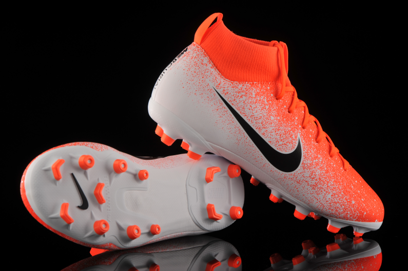 Nike Mercurial Superfly VI Academy IC Mens Soccer Cleats.
