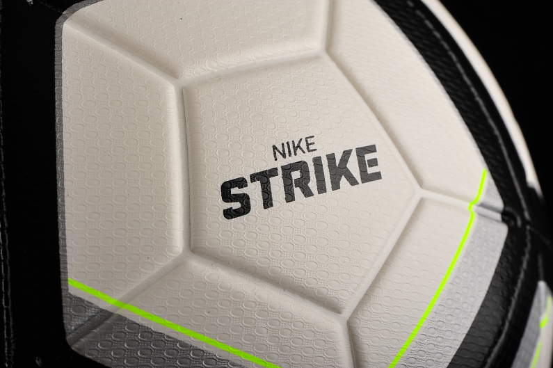 Nike sc com. Футбольный мяч найк страйк.
