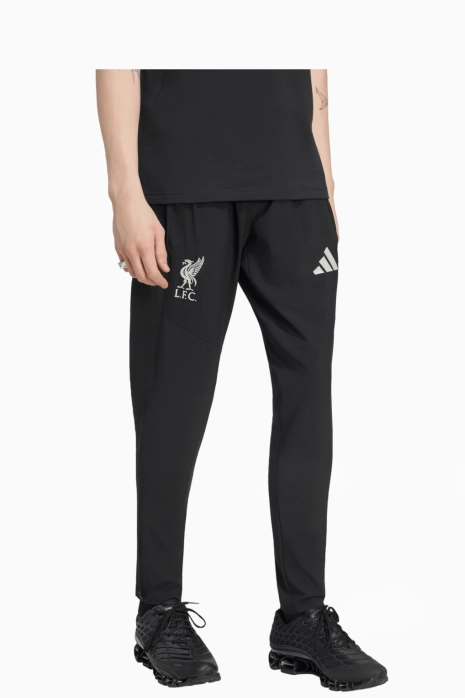 Спортно долнище adidas Liverpool FC 26/27 Tiro Travel - черен