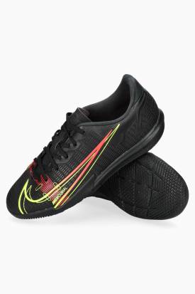 soccer shoes nike indoor